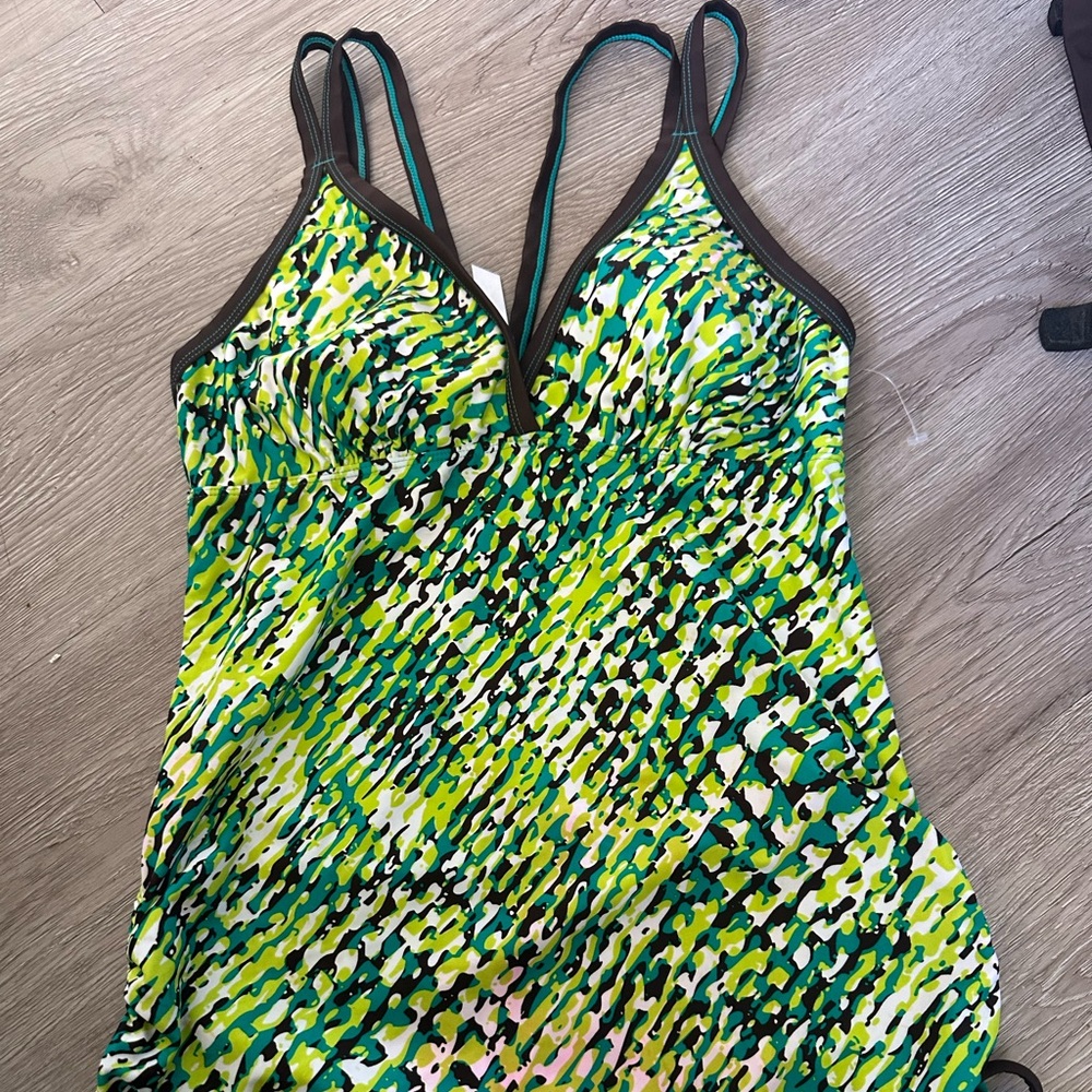 ✔️#3 BNWOT Free Country multicolor tankini